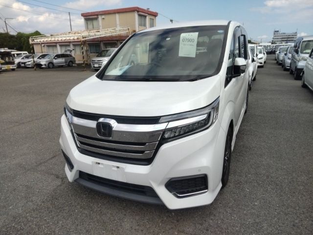 7900 Honda Step wagon RP3 2018 г. (LUM Kobe Nyusatsu)